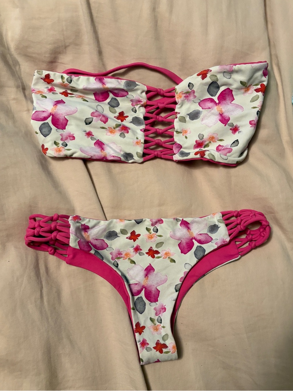 San Lorenzo Hot Pink Bikini Top with Gold Accent
